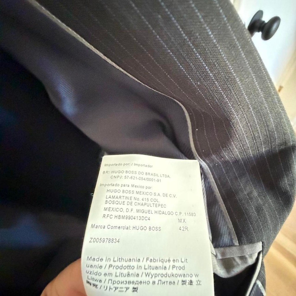 Hugo Boss mens pinstriped preppy blazer - Picture 3 of 6